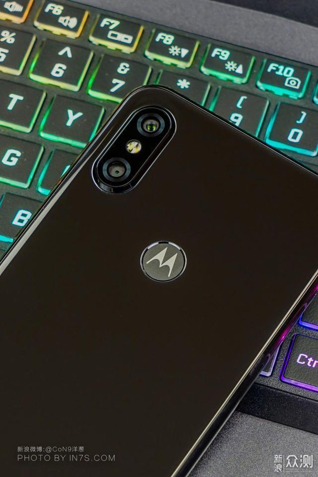 motorola p30上手评测：依然是熟悉的均衡体验风格