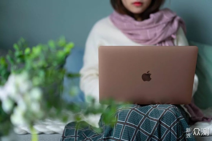 MacBook Air 2018 上手 ——女孩的「理想型」_新浪众测