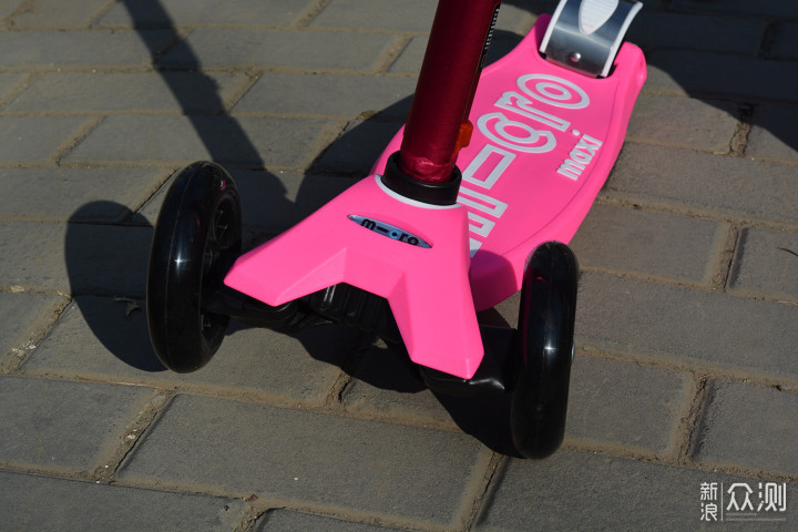 更实用的儿童滑板车，瑞士micro迈古米高maxi_新浪众测