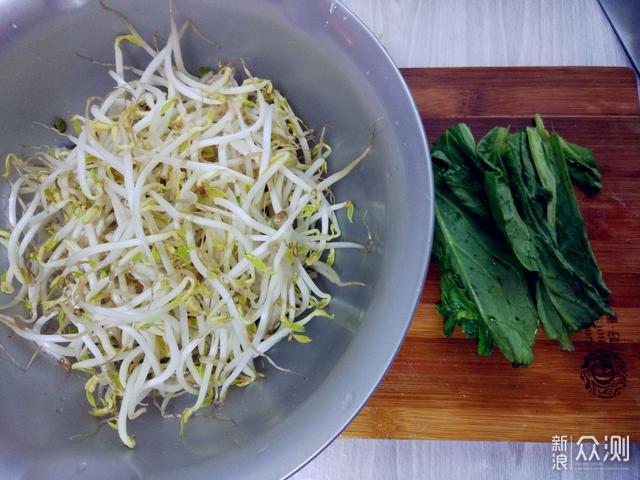 香辣下饭，水煮牛肉一出锅，满屋飘香好馋人_新浪众测