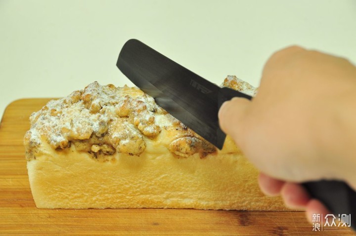 切面包你用对刀了吗？途耐清雅锯齿陶瓷刀体验_新浪众测