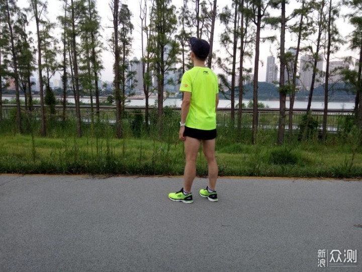 让跑步更科学健康，咕咚智能跑鞋21K体验_新浪众测