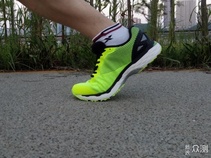 让跑步更科学健康，咕咚智能跑鞋21K体验_新浪众测