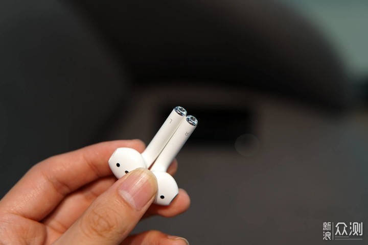 AirPods2代升级虽小却依旧是iPhone的最好伴侣_新浪众测