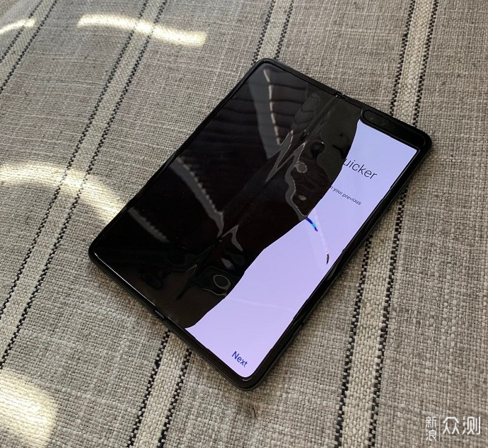 一文带你了解三星Galaxy Fold被质疑的7大方面_新浪众测