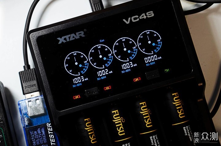 快速充电 显示全面—XTAR VC4S充电器_新浪众测