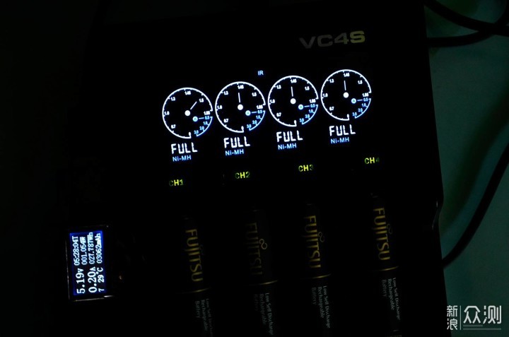 快速充电 显示全面—XTAR VC4S充电器_新浪众测