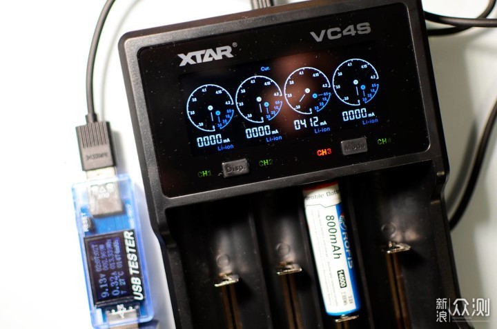 快速充电 显示全面—XTAR VC4S充电器_新浪众测