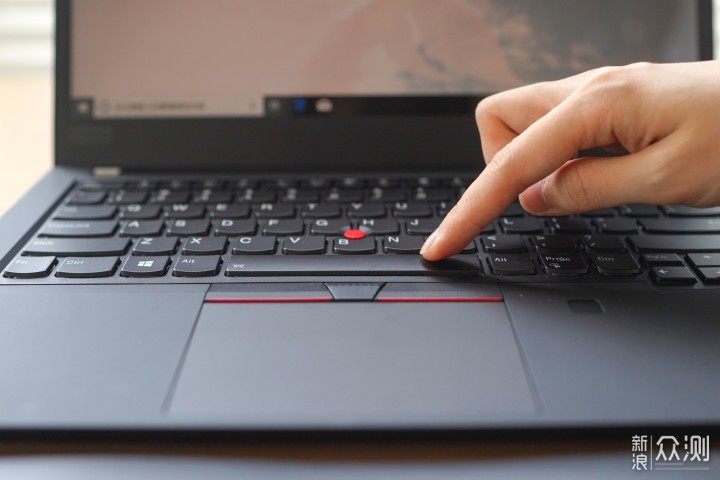 信仰充值？联想ThinkPadT490 ¥9999买了不翻车_新浪众测