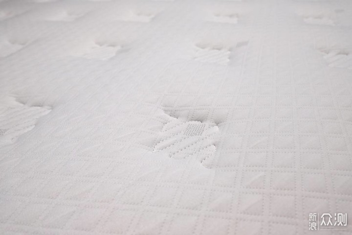 提升睡眠质量，京造乳胶3D床垫入手记_新浪众测