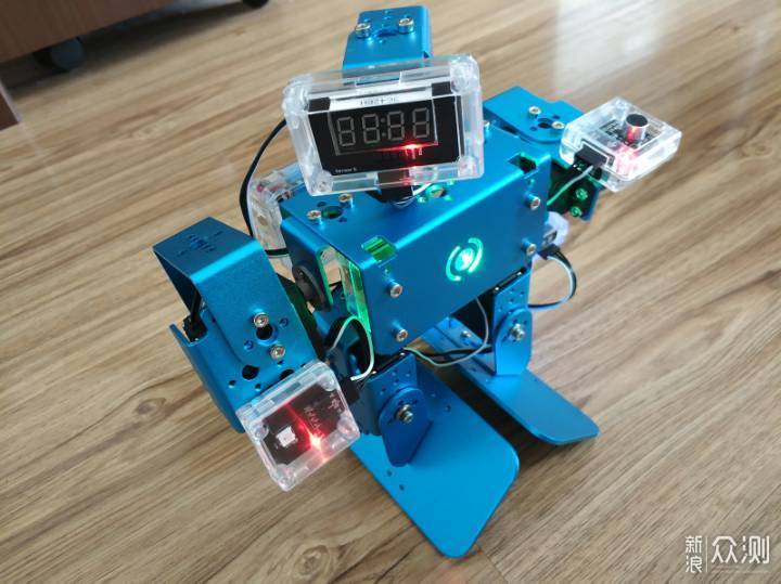 儿子最喜欢的玩具，RoboSpace创客机器人套件_新浪众测