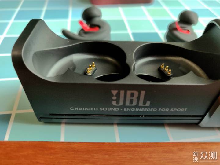 强强联动，JBL UA FLASH无线蓝牙运动耳机简评_新浪众测