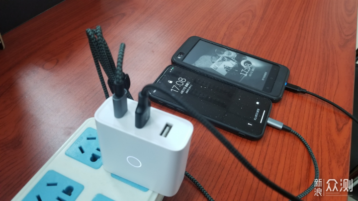 笔电和手机的共同伙伴:紫米65W3口充电器_新浪众测