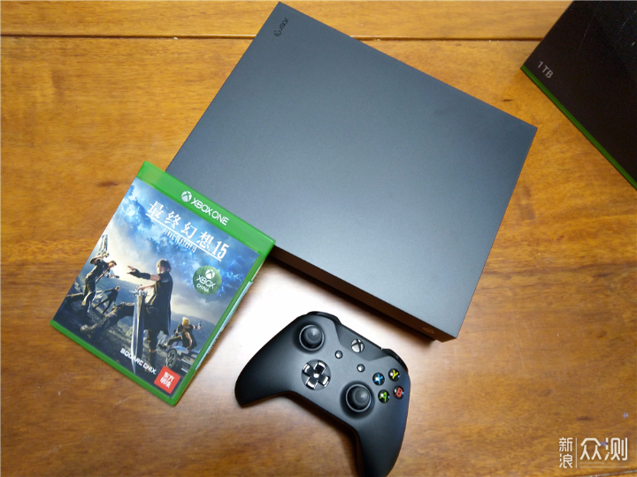 我的第一台 Xbox One X 游戏机，优缺点分享_新浪众测