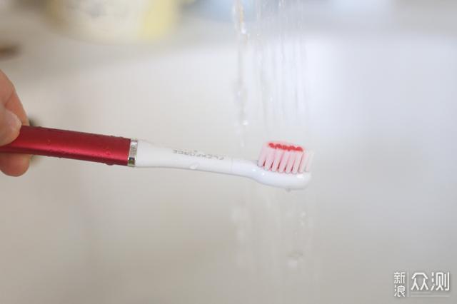 堆栈式牙刷，你了解多少？ 菲莱斯M18使用体验_新浪众测