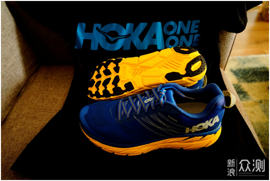 穿上厚底去飞翔—HOKA ONE ONE CLIFTON 6评测_新浪众测