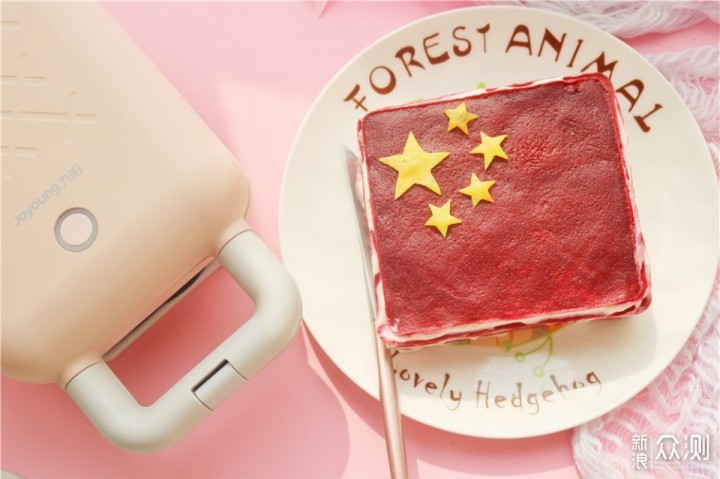 超火的网红蛋糕，不用烤箱就能做，香甜美味_新浪众测