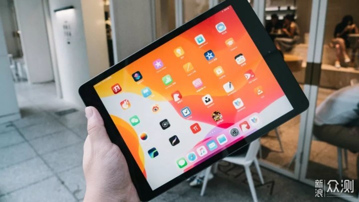 什么才是 iPad 的性价比？—iPad 10.2寸 评测_新浪众测