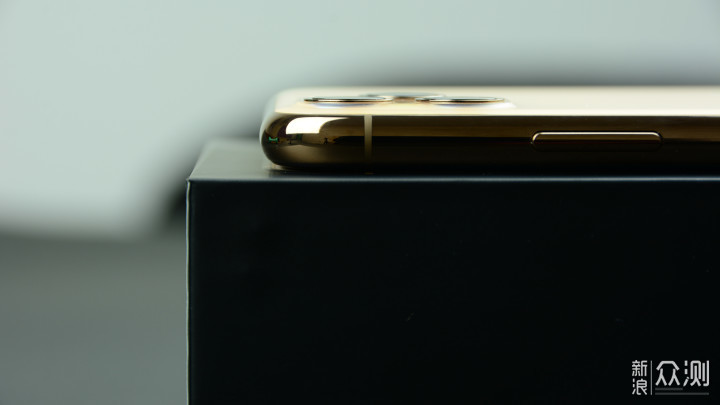 6问售价过万的iPhone11 Pro Max是否值得拥有_新浪众测
