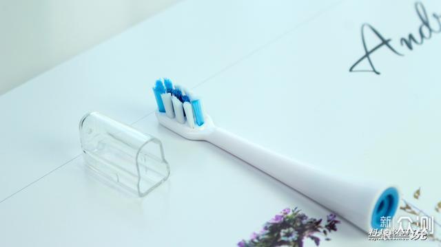这款电动牙刷专为外出准备，携带方便_新浪众测