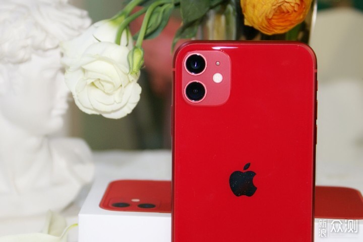 妹子视角看iPhone11，给你不一样的测评感受！_新浪众测