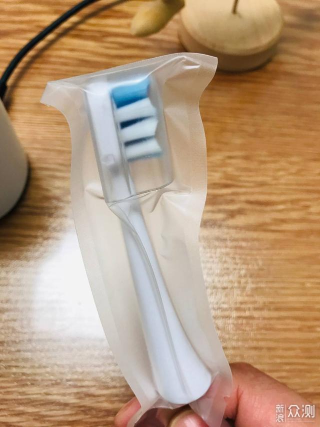 自带杀菌功能的牙刷——扉乐F1电动牙刷开箱_新浪众测