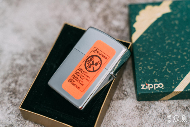 让时光倒退25年——94年圣诞款Zippo_新浪众测