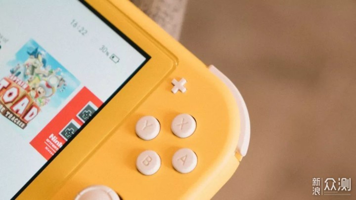 Switch Lite，第一眼就知道是我想要的游戏机_新浪众测