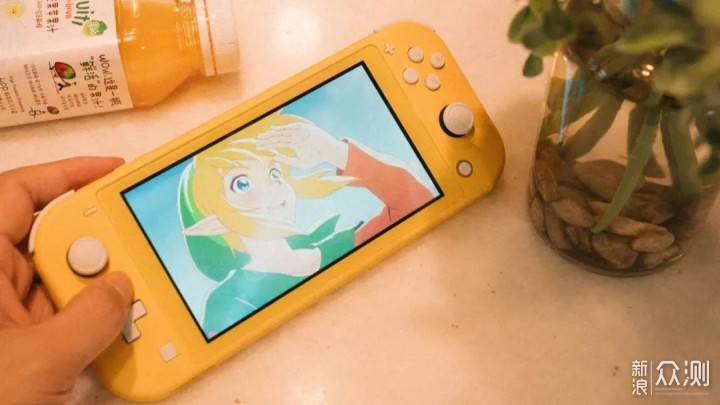 Switch Lite，第一眼就知道是我想要的游戏机_新浪众测