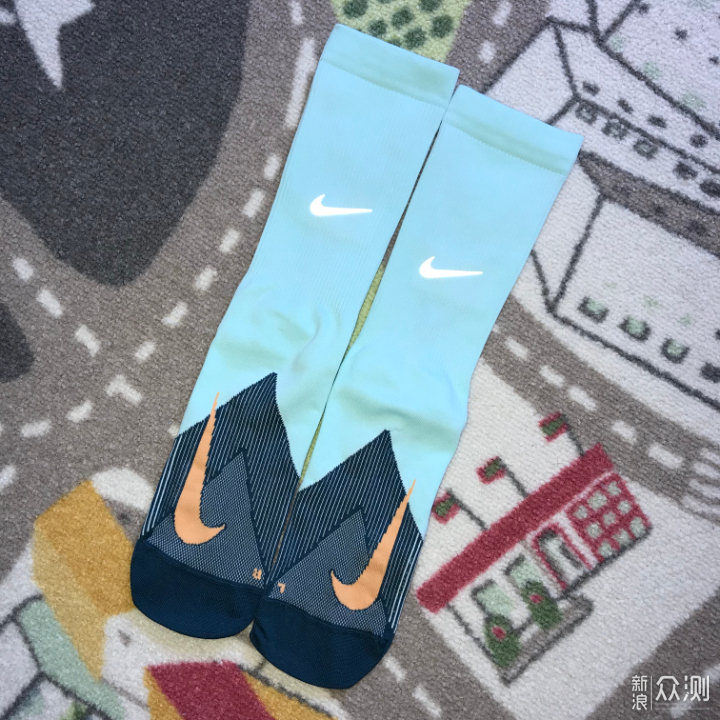 #国庆投稿#Nike ELITE LIGHTWEIGHT跑步袜_新浪众测
