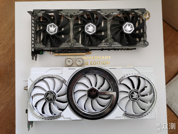 全球独一份！影驰GTX580 名人堂显卡相框_新浪众测