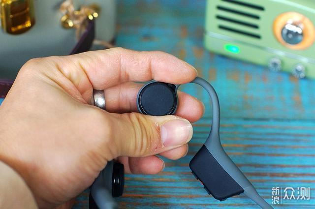 保护听力不影响与人之间的沟通这款耳机做到了_新浪众测