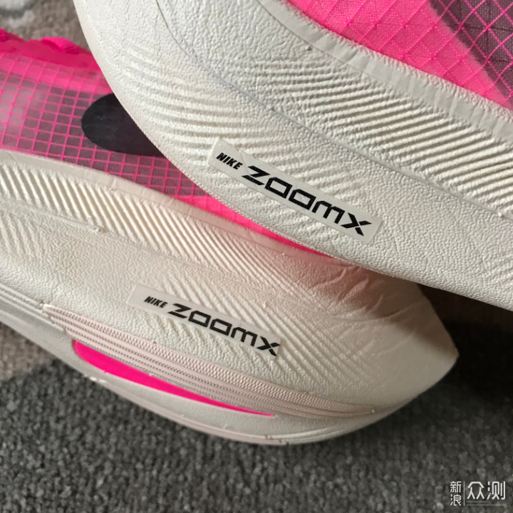 双十一晒跑鞋之王Nike ZoomX Vaporfly NEXT%_新浪众测