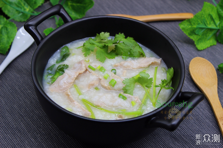 剩饭别做炒饭，换一个花样熬成粥，鲜香味美！_新浪众测