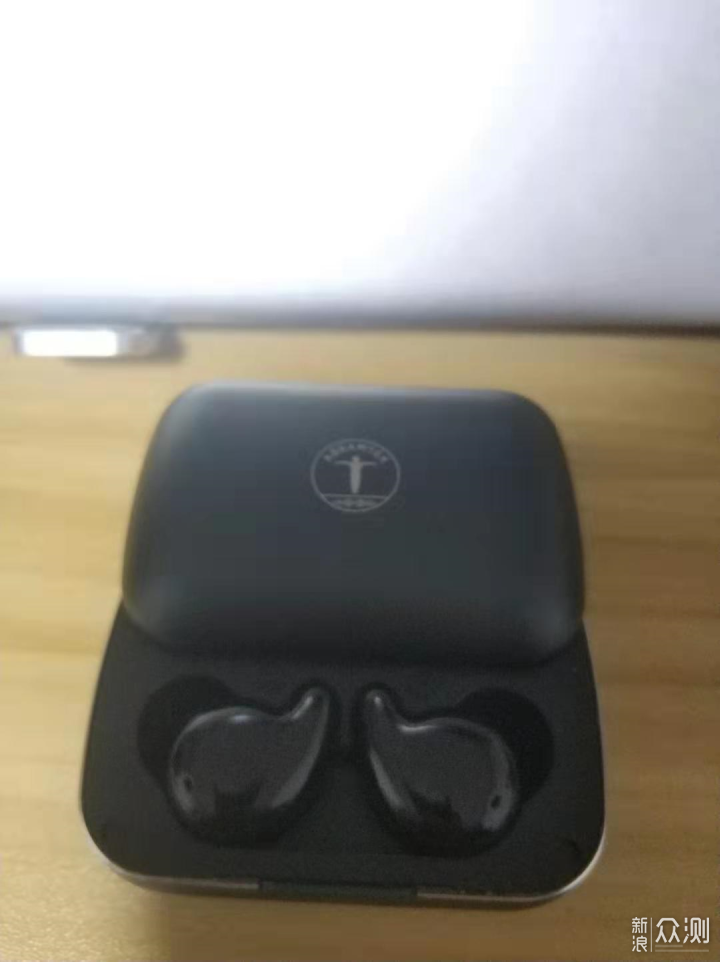 Abramtek E3蓝牙耳机，堆料十足，表现普通_新浪众测