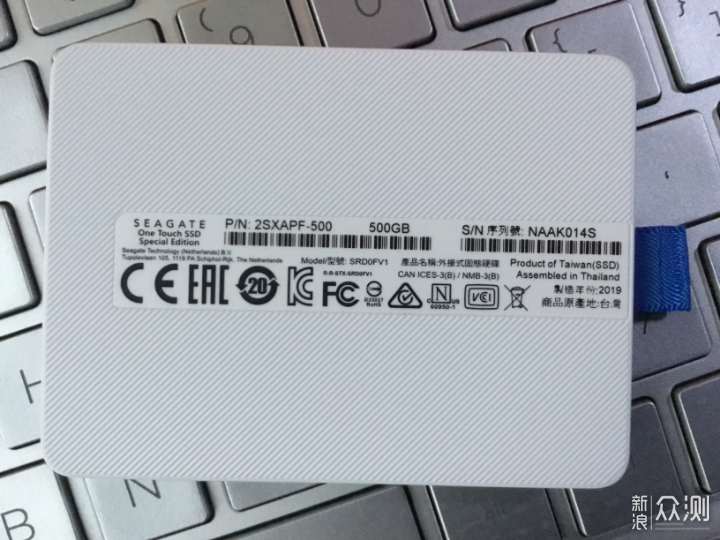 轻巧便携高颜值移动硬盘—希捷One Touch SSD_新浪众测