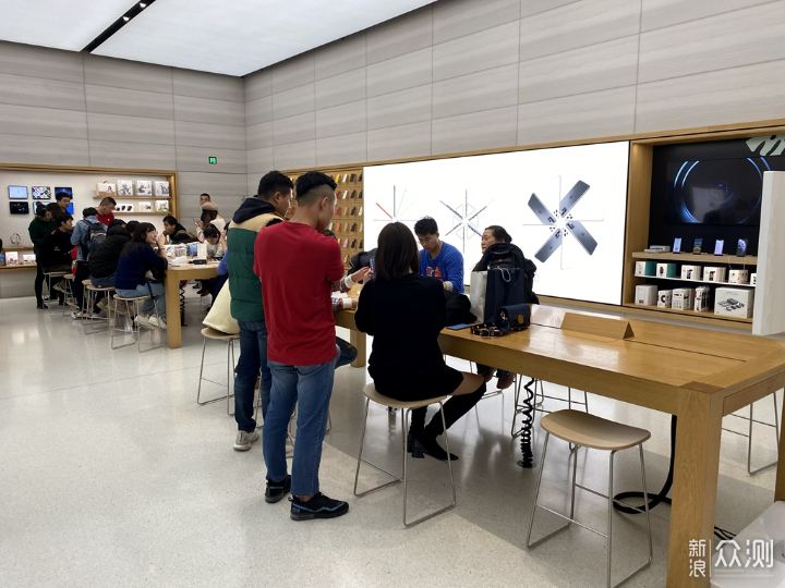 Apple济南恒隆广场直营店探店游记_新浪众测