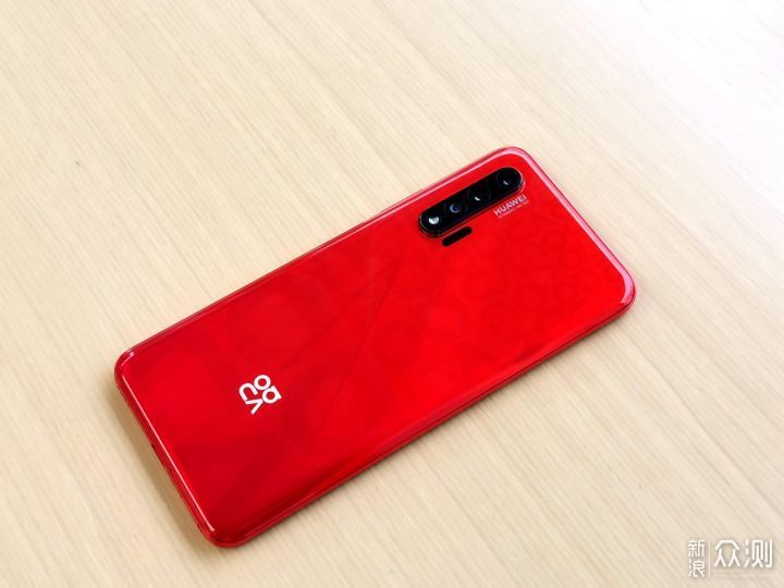 时尚硬核的5g先锋,华为nova6 5g版蜜语红体验