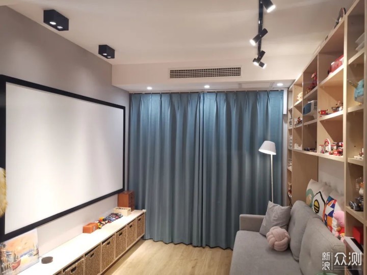 不如一步到位4k投影仪:明基w2700