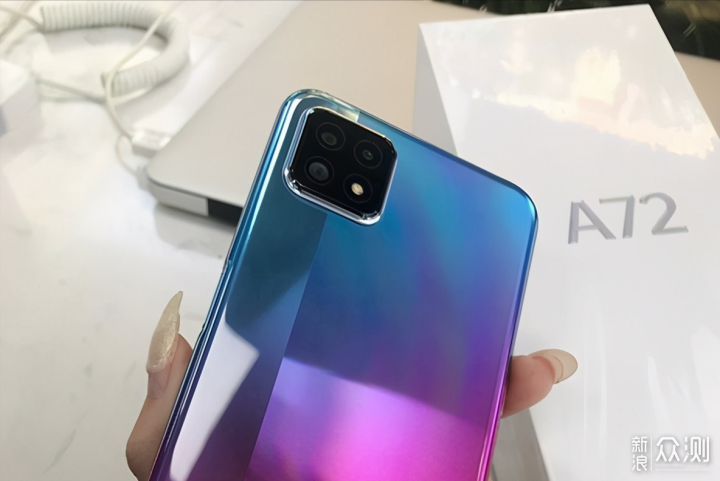 oppo a72意外走红,轻薄机身 90hz,价格亲民_新浪众测