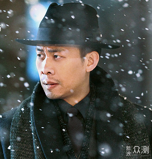 《悬崖之上》由张译,于和伟,秦海璐,朱亚文,刘浩存,倪大红等主演,每