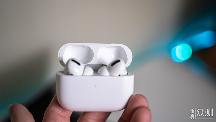 在苹果设备的上使用airpods pro,其体验高出普通耳机一大截.降噪是