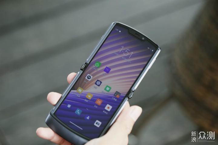 我很个性吗摩托罗拉razr5g折叠屏体验报告