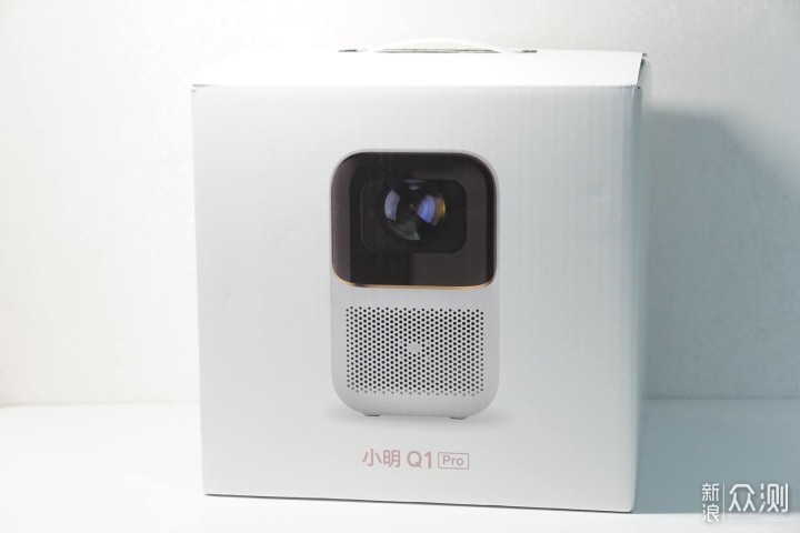可语音控制的千元投影仪小明q1pro投影仪