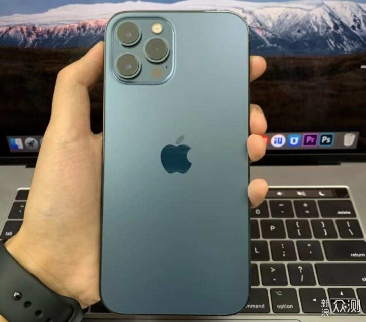 13 pro的时候,确实感觉比iphone12 pro max轻了不少,本以为这次苹果能