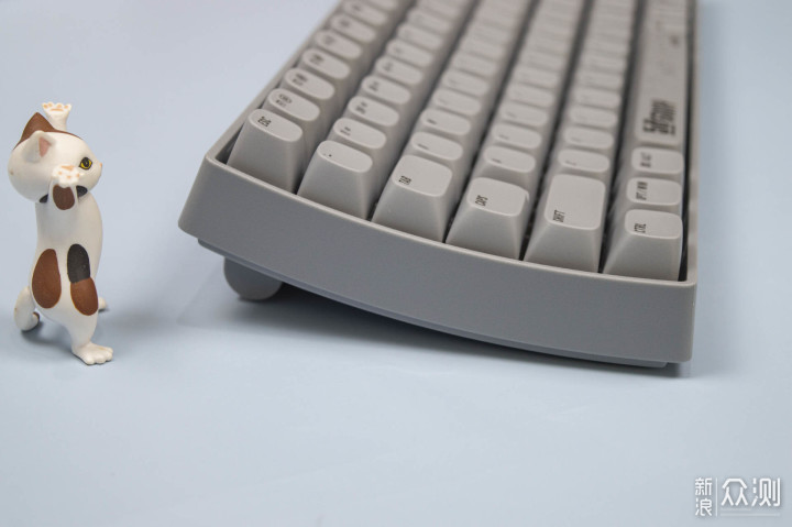 洛斐lofreetouch100小翘三模机械键盘开箱