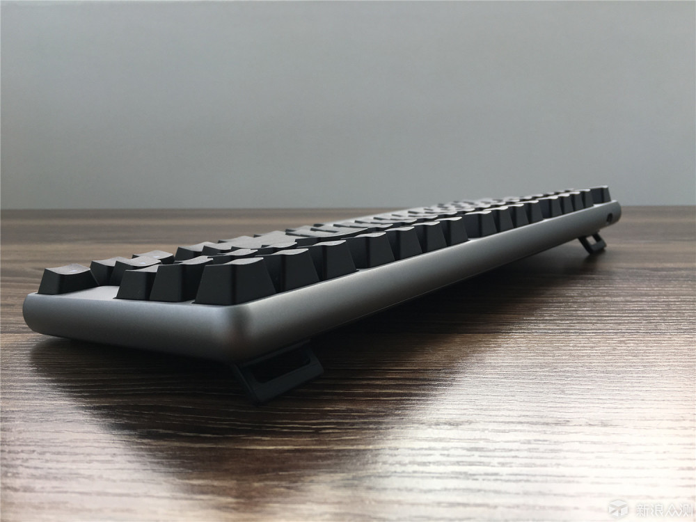极简设计，精致外观~悦米机械键盘Pro_新浪众测