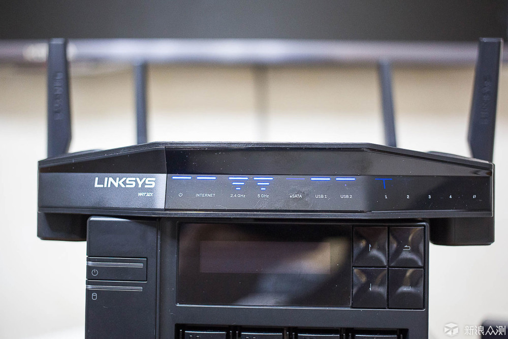 领势 LINKSYS  WRT32X 专业游戏路由器测评_新浪众测