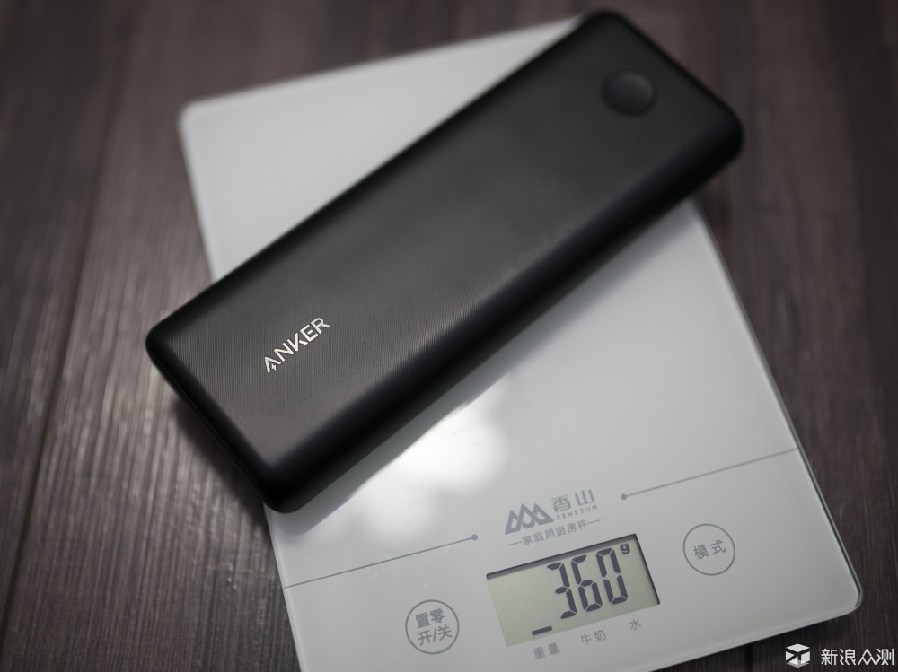 随时随处充电良品—Anker PowerCore II 体验_新浪众测