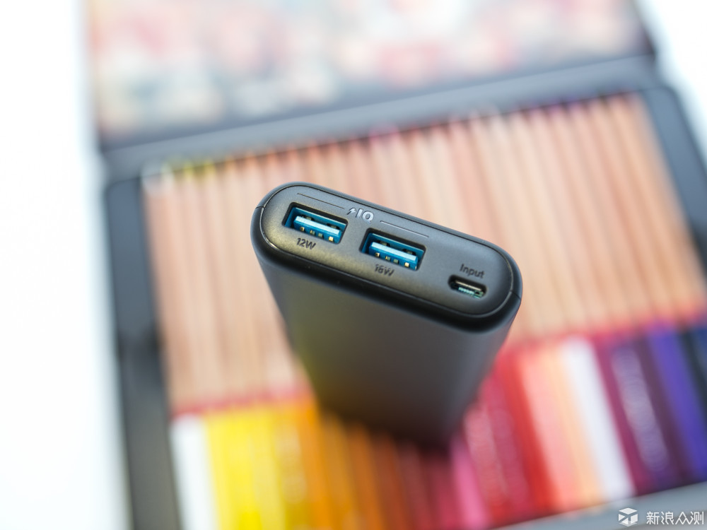 随时随处充电良品—Anker PowerCore II 体验_新浪众测